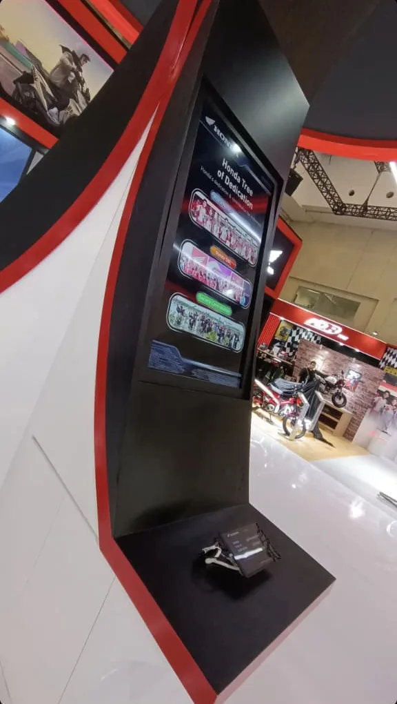 The totem: portrait screen up top, tablet in the base