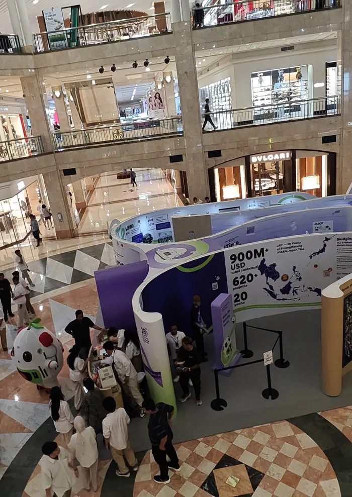 Opening night in the Plaza Senayan atrium